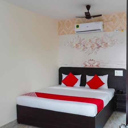 Oyo Flagship 68474 Hotel Viraj Pune Ngoại thất bức ảnh