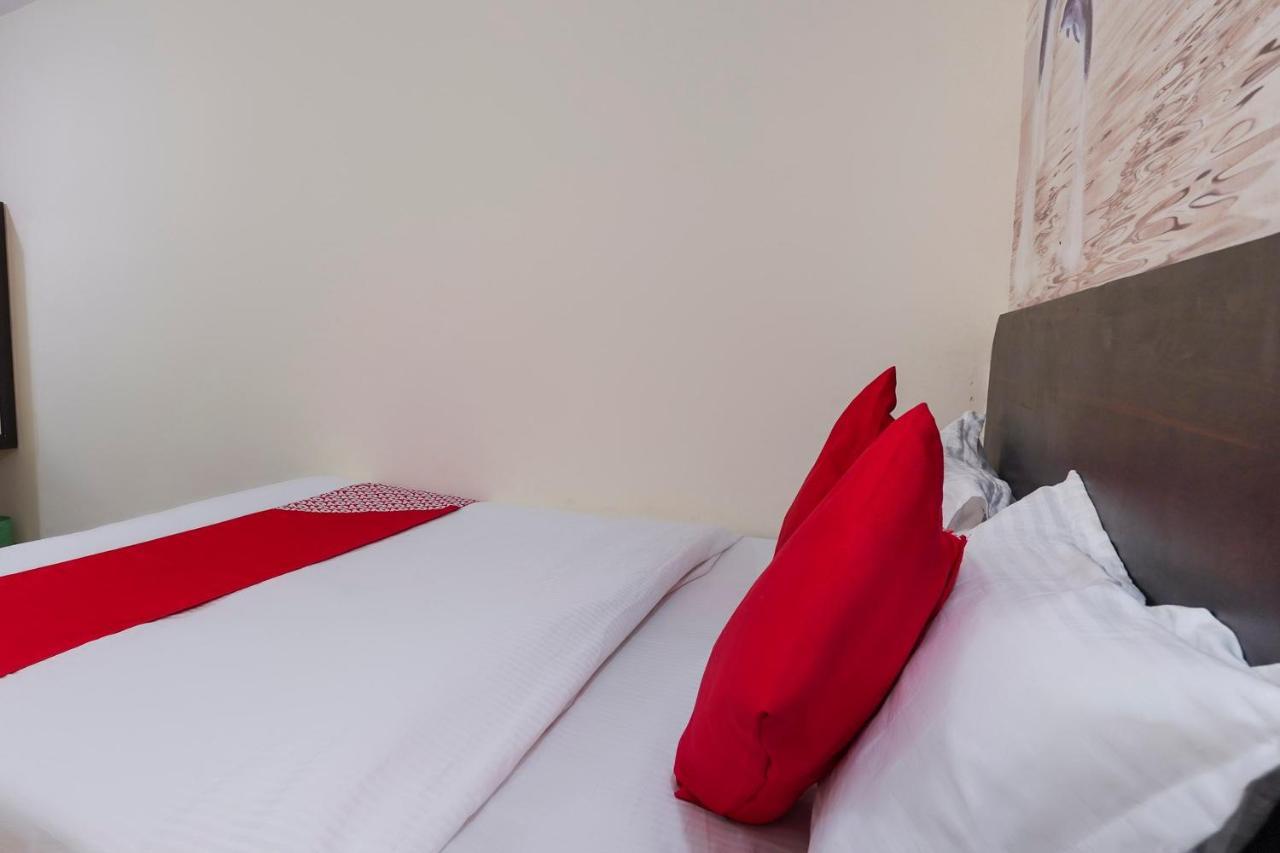 Oyo Flagship 68474 Hotel Viraj Pune Ngoại thất bức ảnh