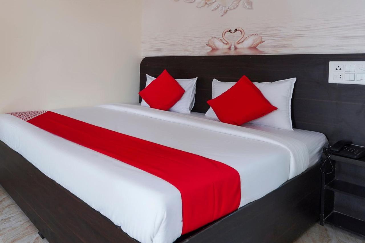 Oyo Flagship 68474 Hotel Viraj Pune Ngoại thất bức ảnh