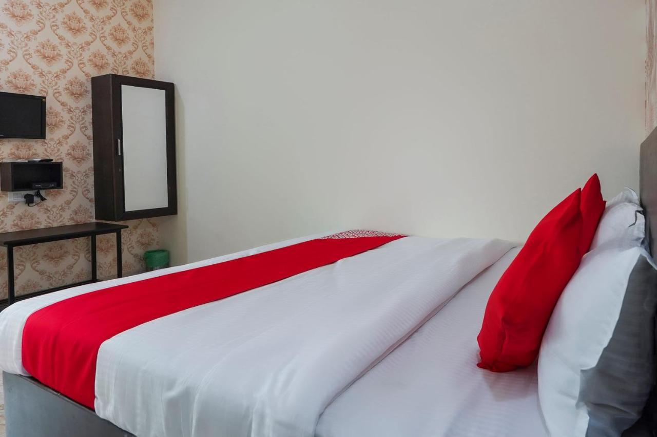 Oyo Flagship 68474 Hotel Viraj Pune Ngoại thất bức ảnh