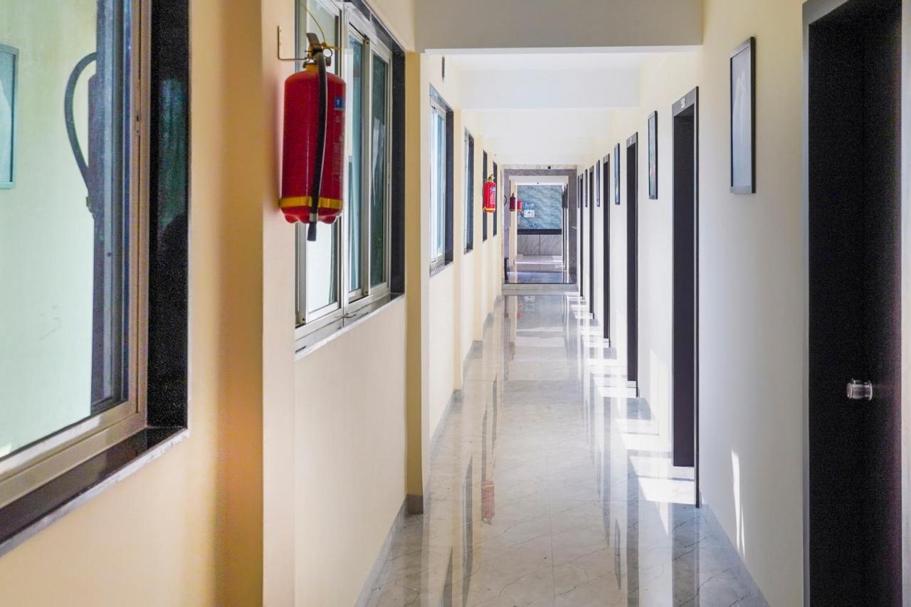 Oyo Flagship 68474 Hotel Viraj Pune Ngoại thất bức ảnh